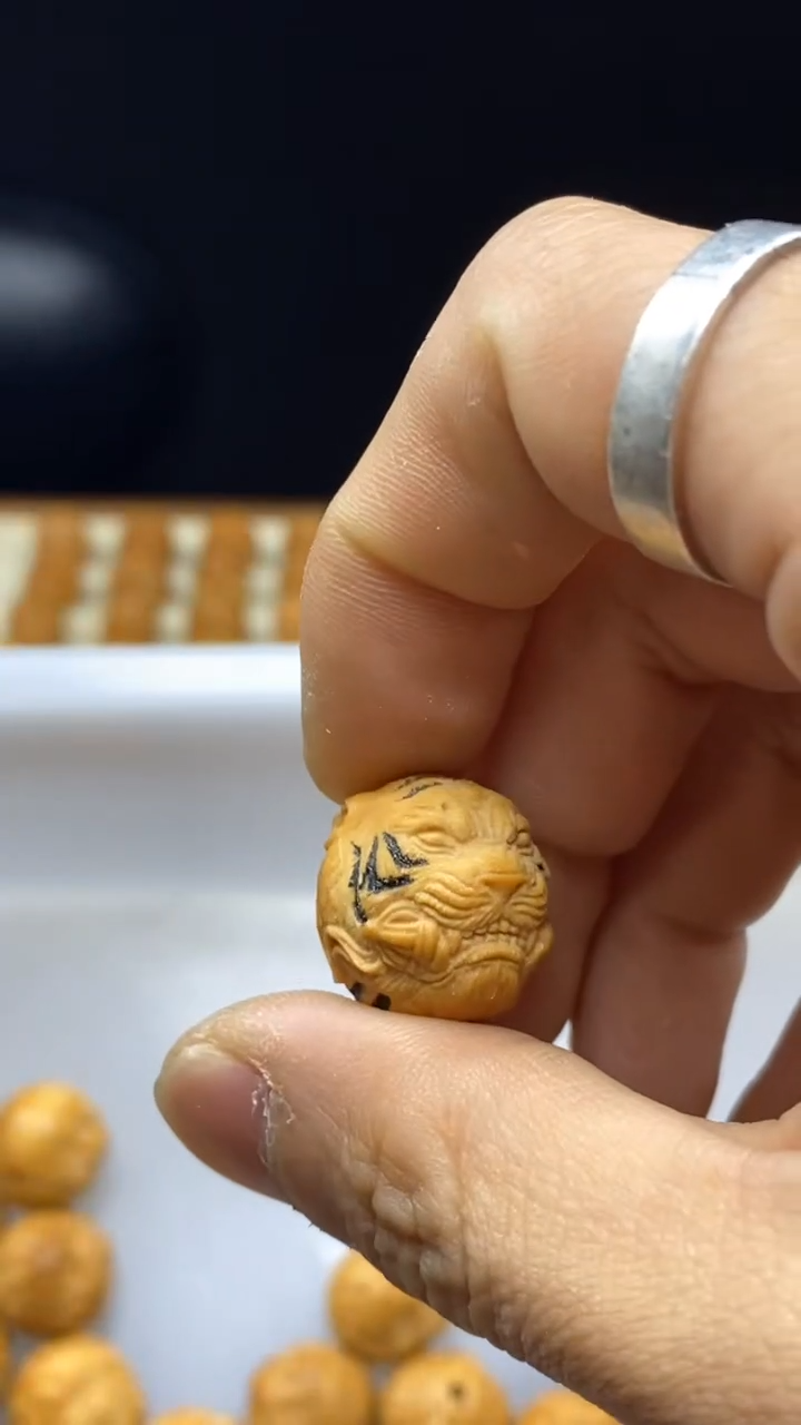 吊坠猴头核桃山君 手修  