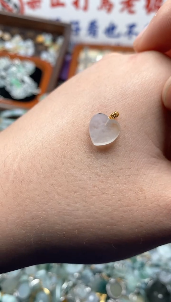 【闪购商品】翡翠颈饰未镶嵌哥哥