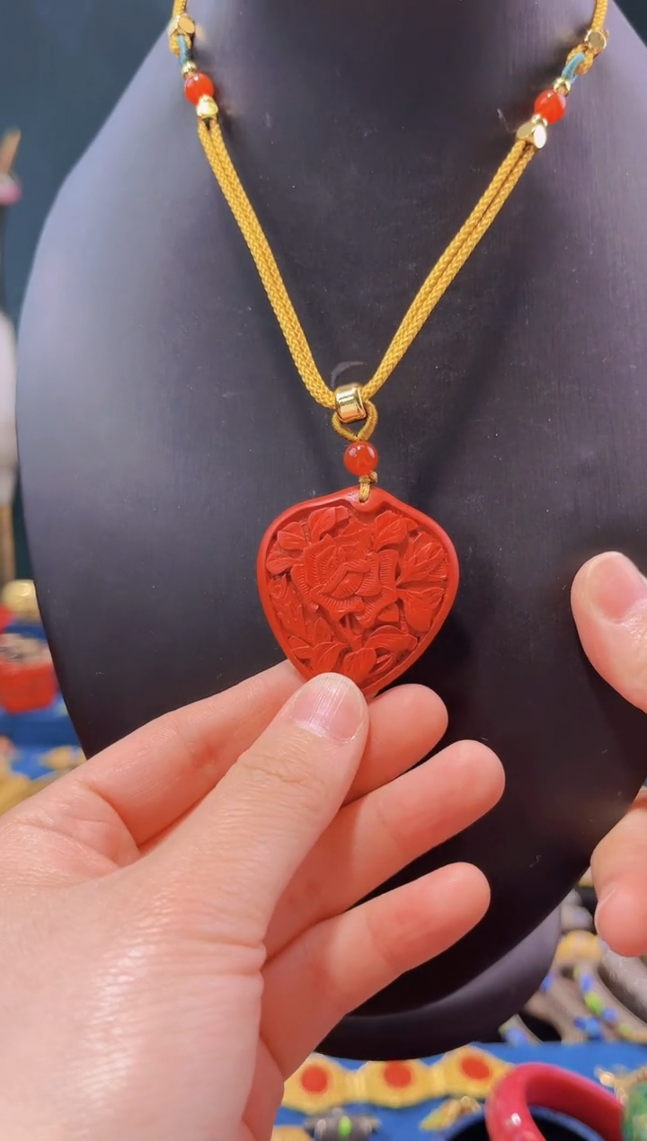 【闪购商品】非遗技艺大漆心形吊坠