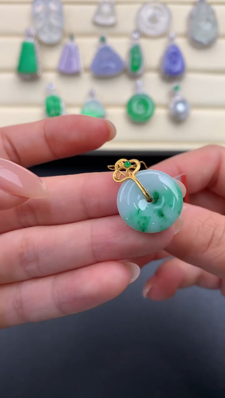 【闪购商品】翡翠颈饰18K金镶嵌Q912      