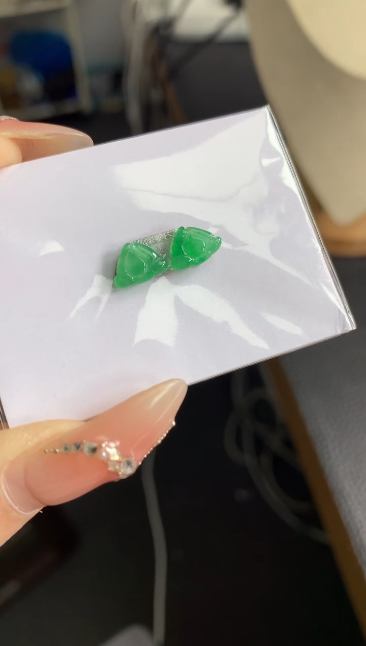 【闪购商品】定制翡翠未镶嵌一对莲花