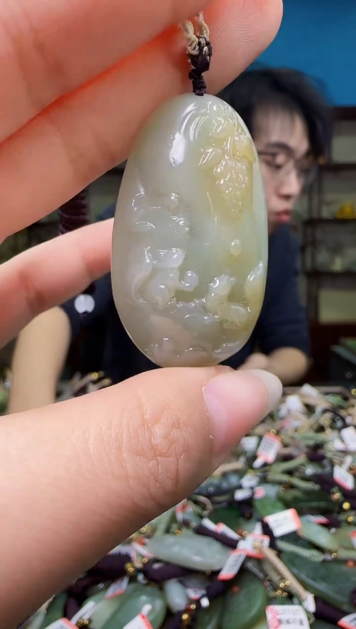 颈饰未镶嵌和田玉1