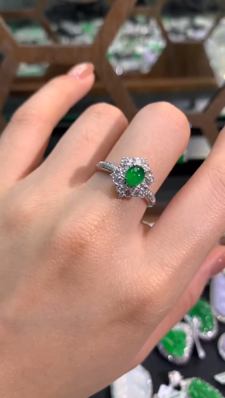 【闪购商品】翡翠吊坠(不含链)18K金镶嵌戒指