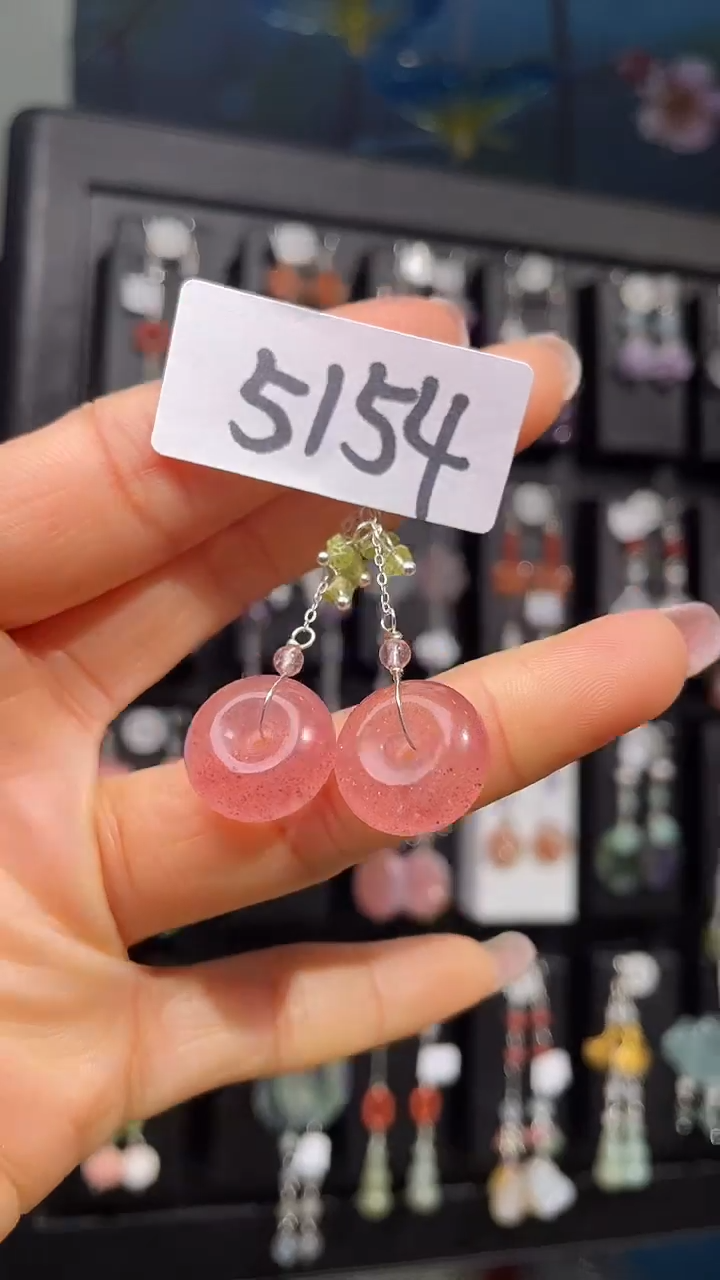 未镶嵌耳饰水晶喜欢拍