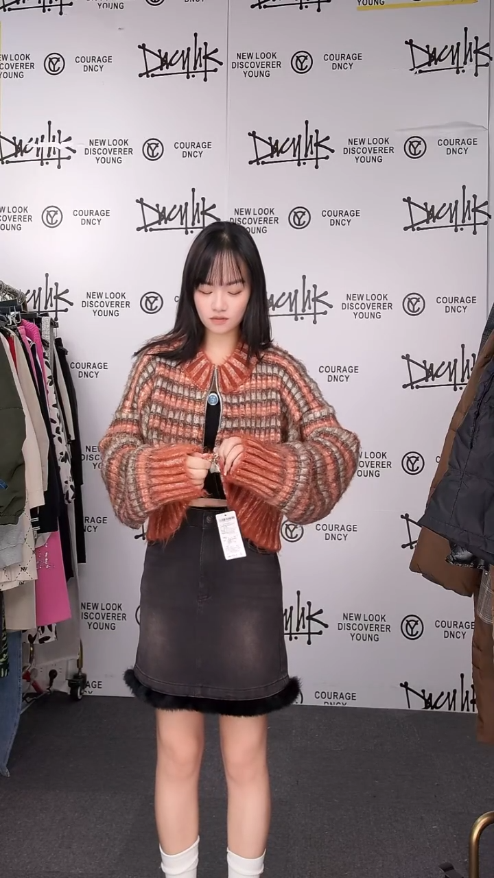 混色花纱条纹毛衣外套