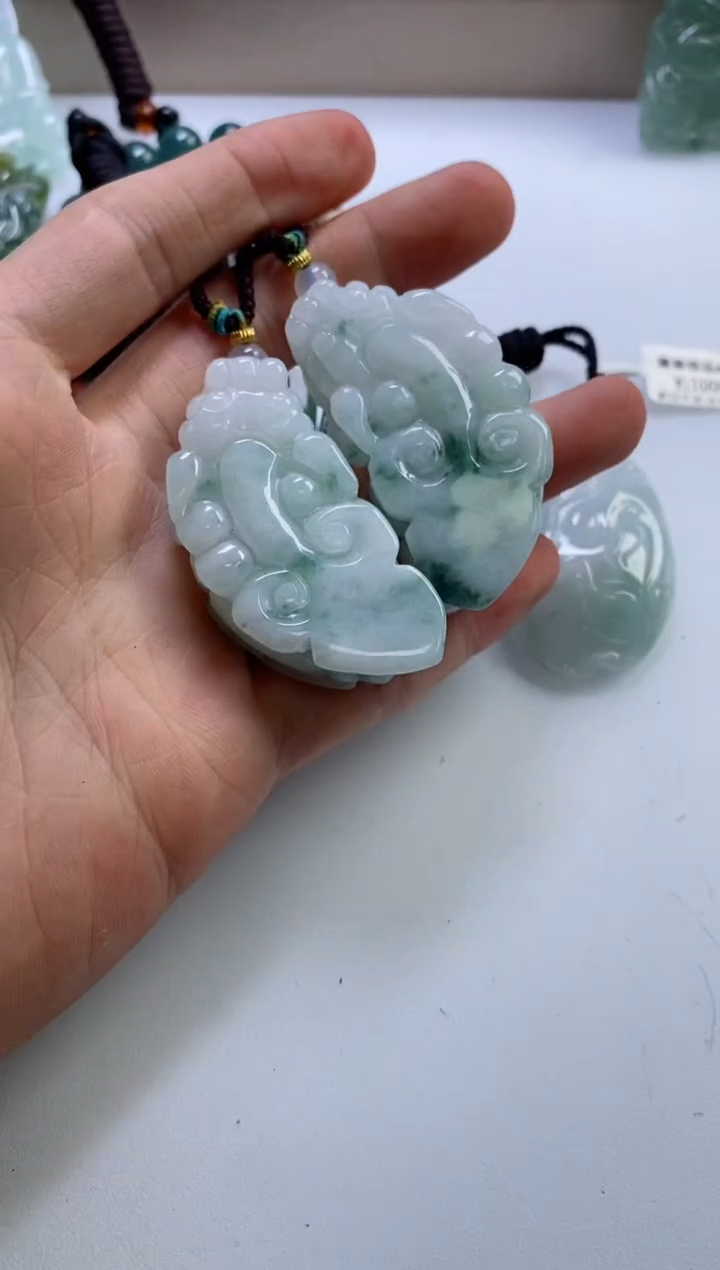 【闪购商品】翡翠挂件未镶嵌             