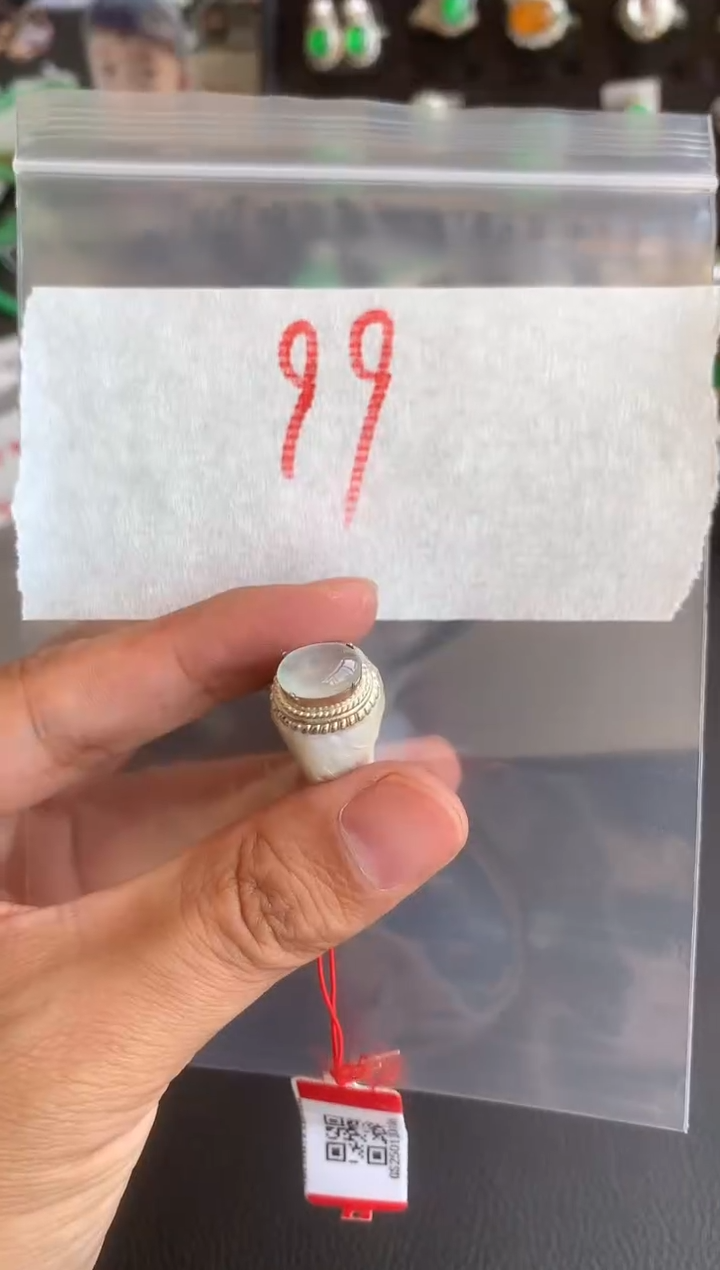 未镶嵌定制翡翠缅甸A货翡翠，拍一发一