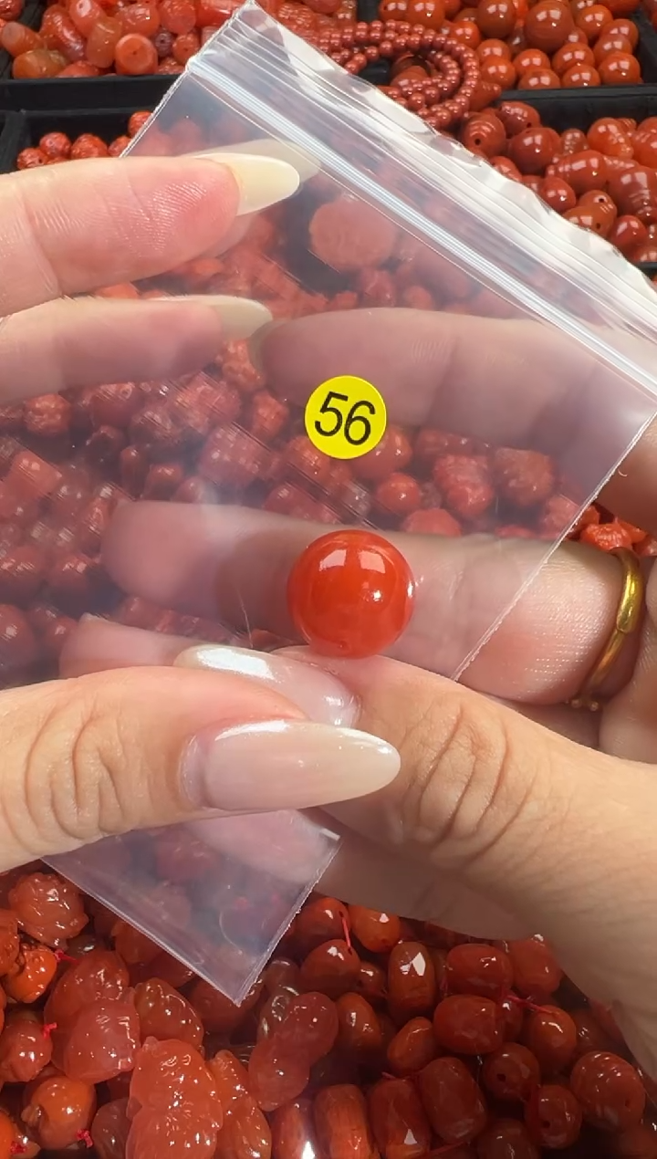 颈饰未镶嵌南红玛瑙1