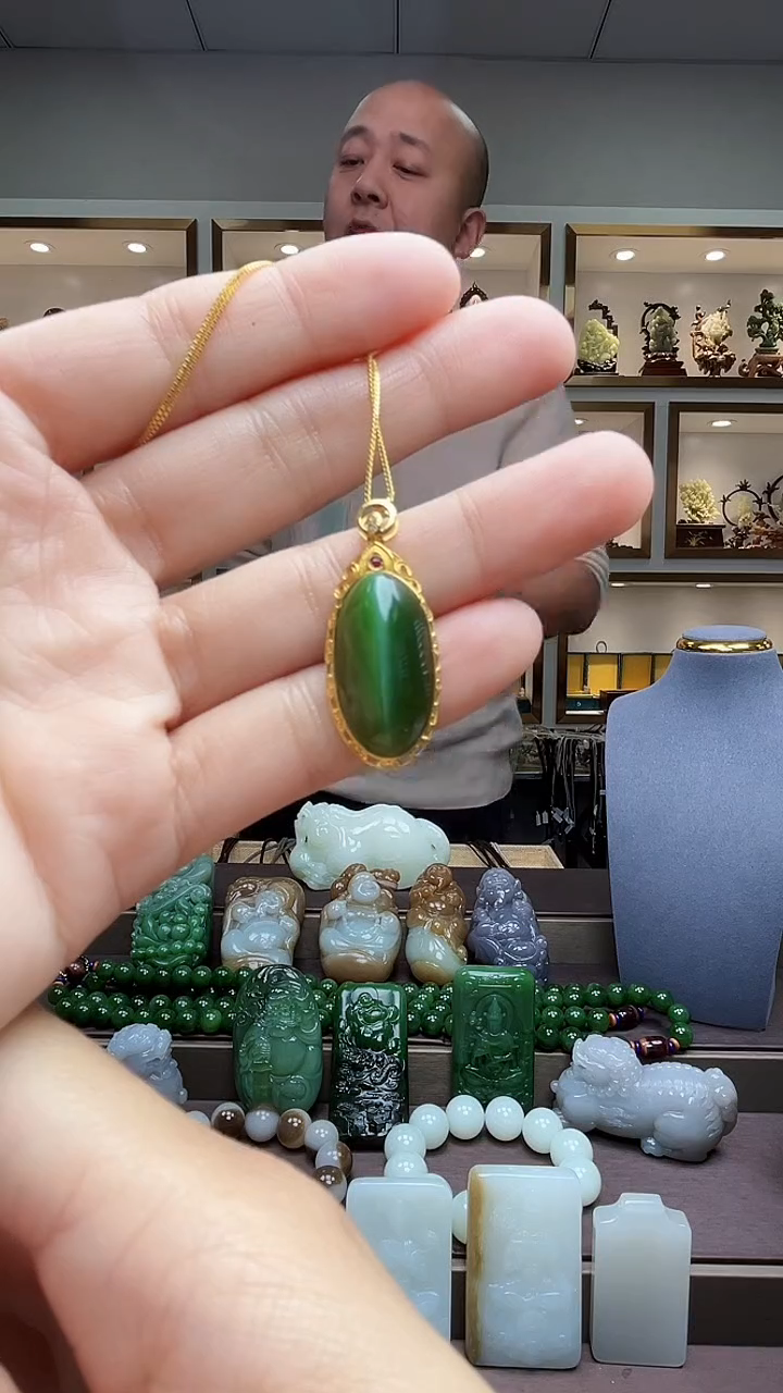 【闪购商品】和田玉挂件18K金镶嵌苏