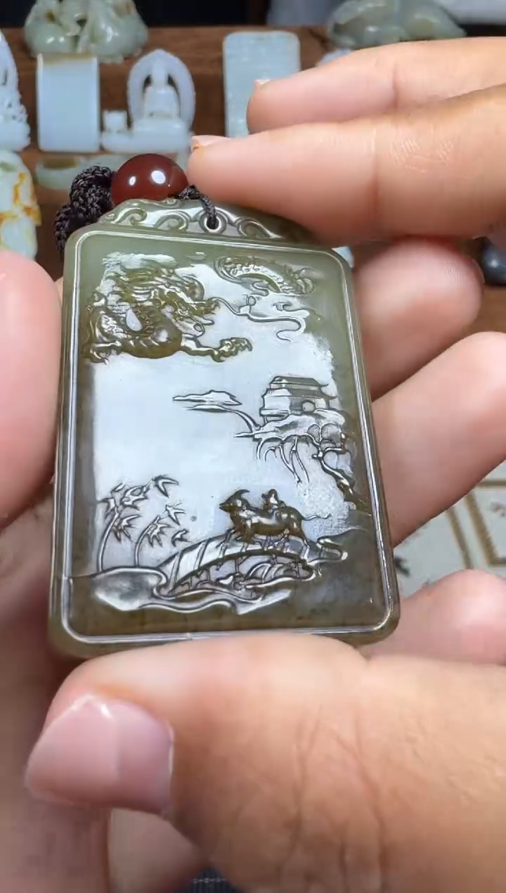 颈饰未镶嵌和田玉1