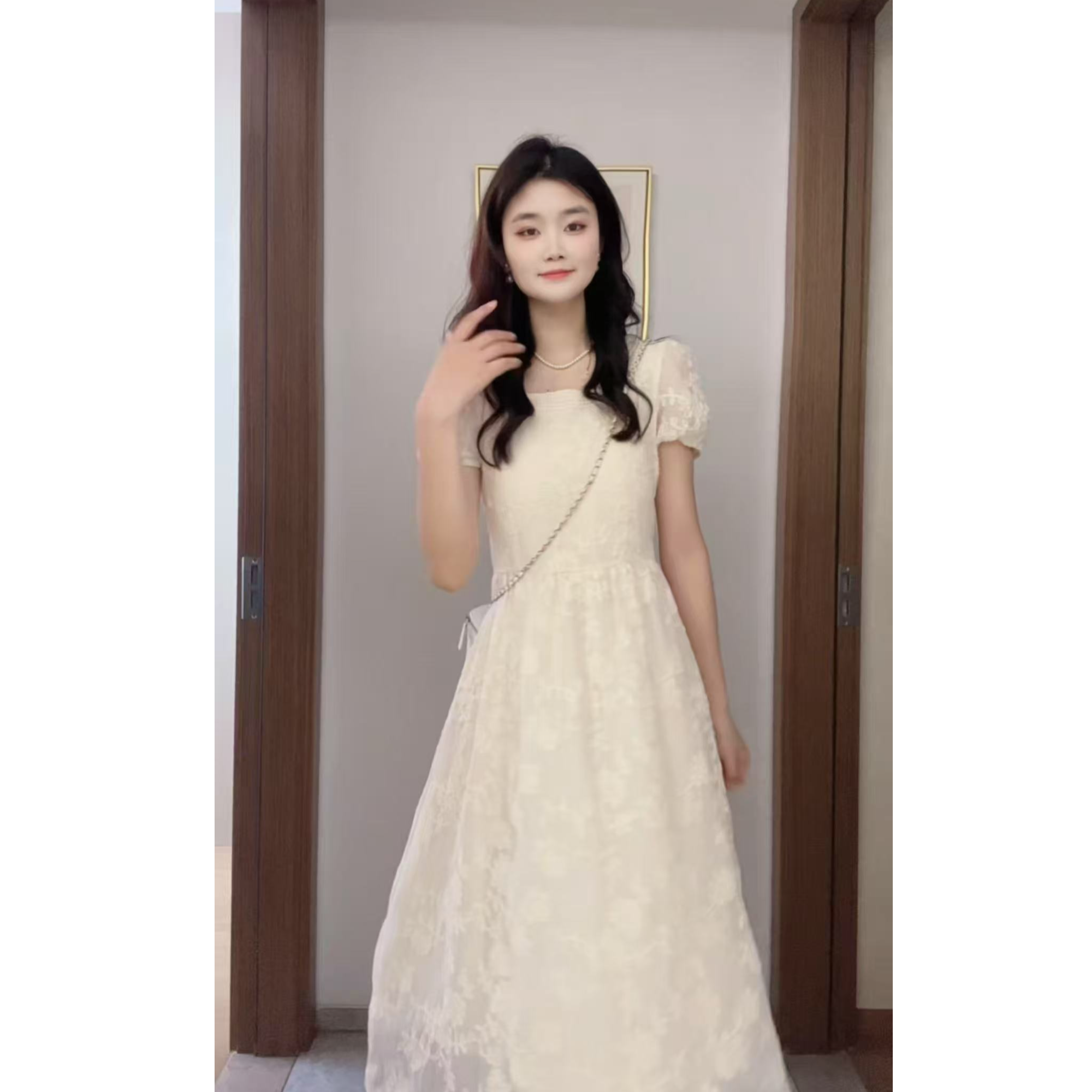 方领重工刺绣收腰连衣裙 LSS55041