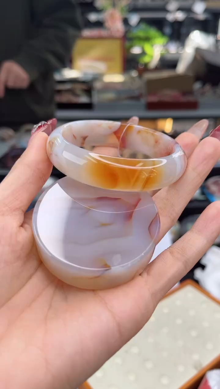 【闪购商品】石英质玉手镯未镶嵌55圈口（赠品镯心）39310125