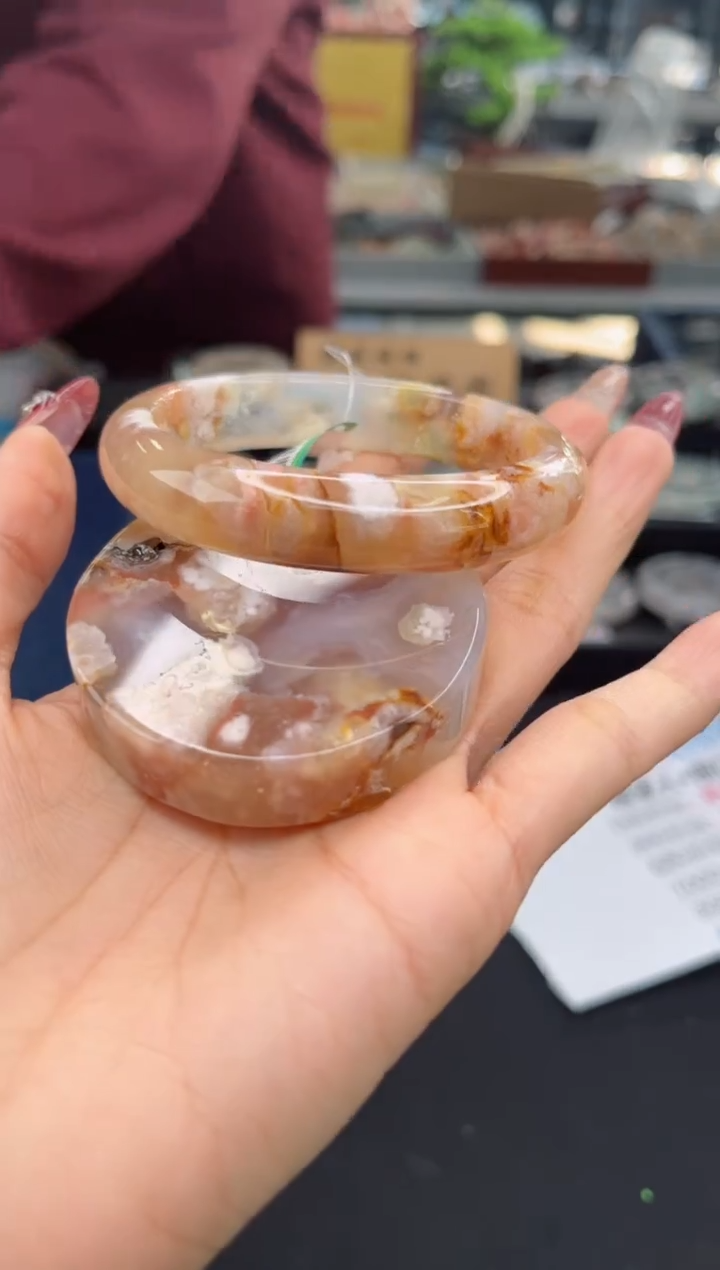 【闪购商品】石英质玉手镯未镶嵌59圈口（赠品镯心）6507093