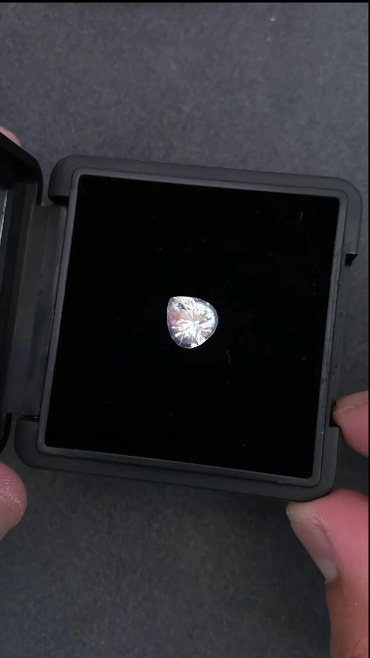 【闪购商品】拉长石裸石未镶嵌2.67克拉