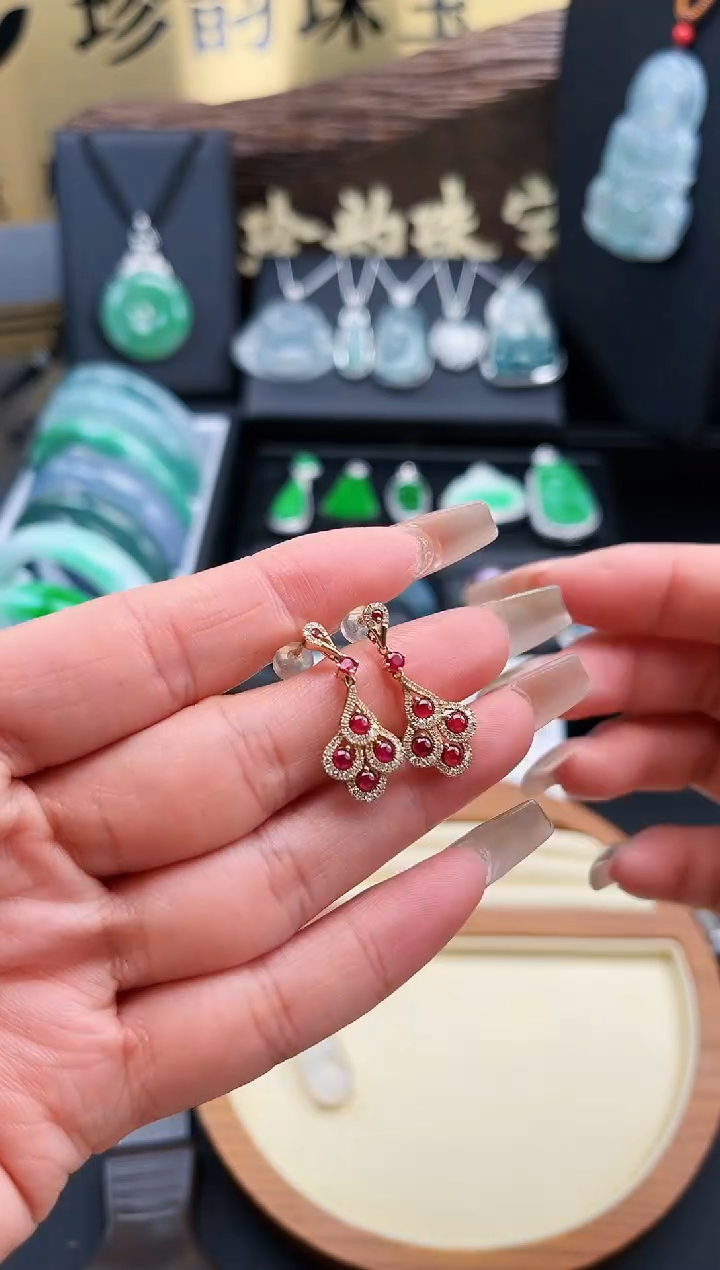 【闪购商品】红宝石耳饰18K金镶嵌耳饰