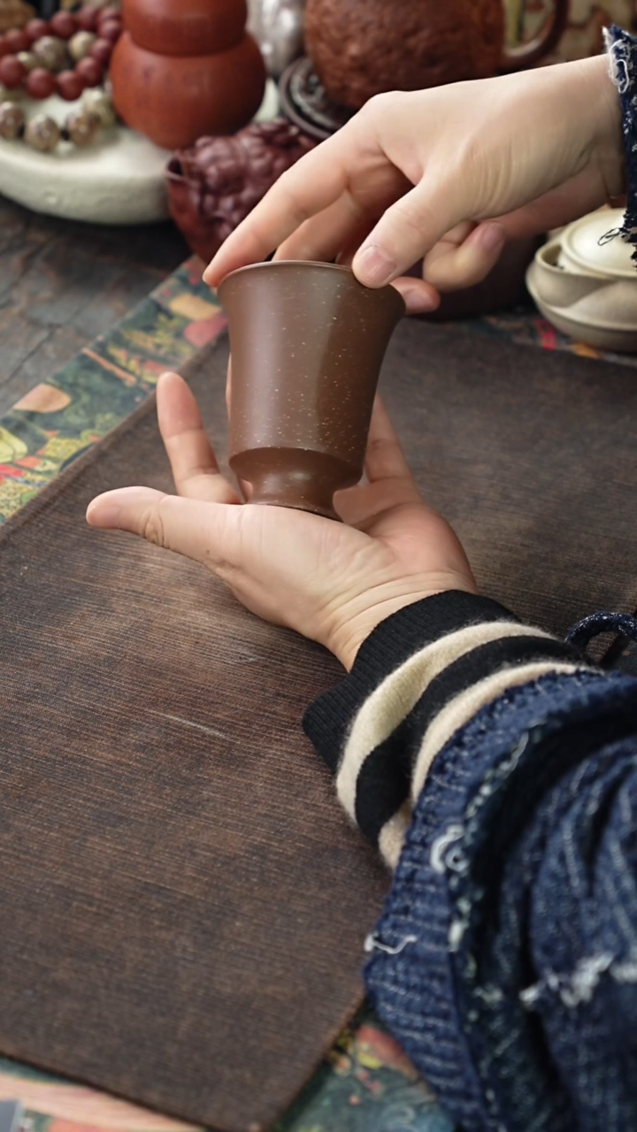 头槽清光素紫砂接底杯