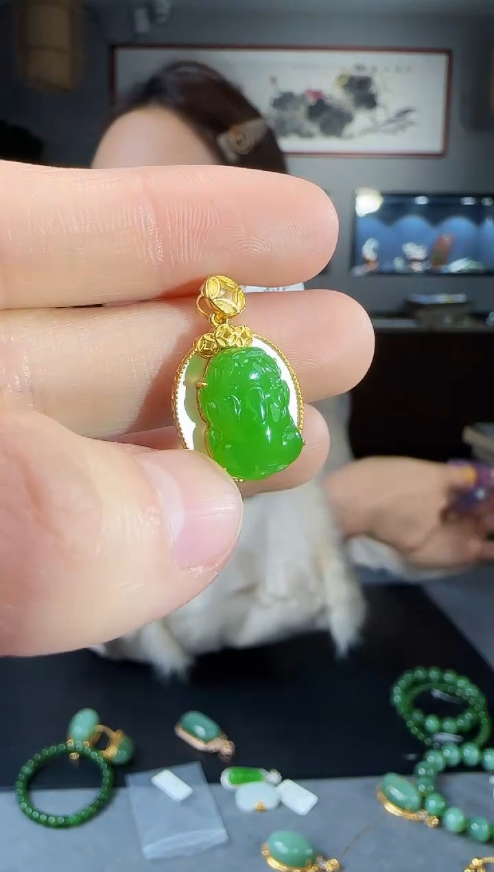 【闪购商品】和田玉吊坠(不含链)18K金镶嵌1