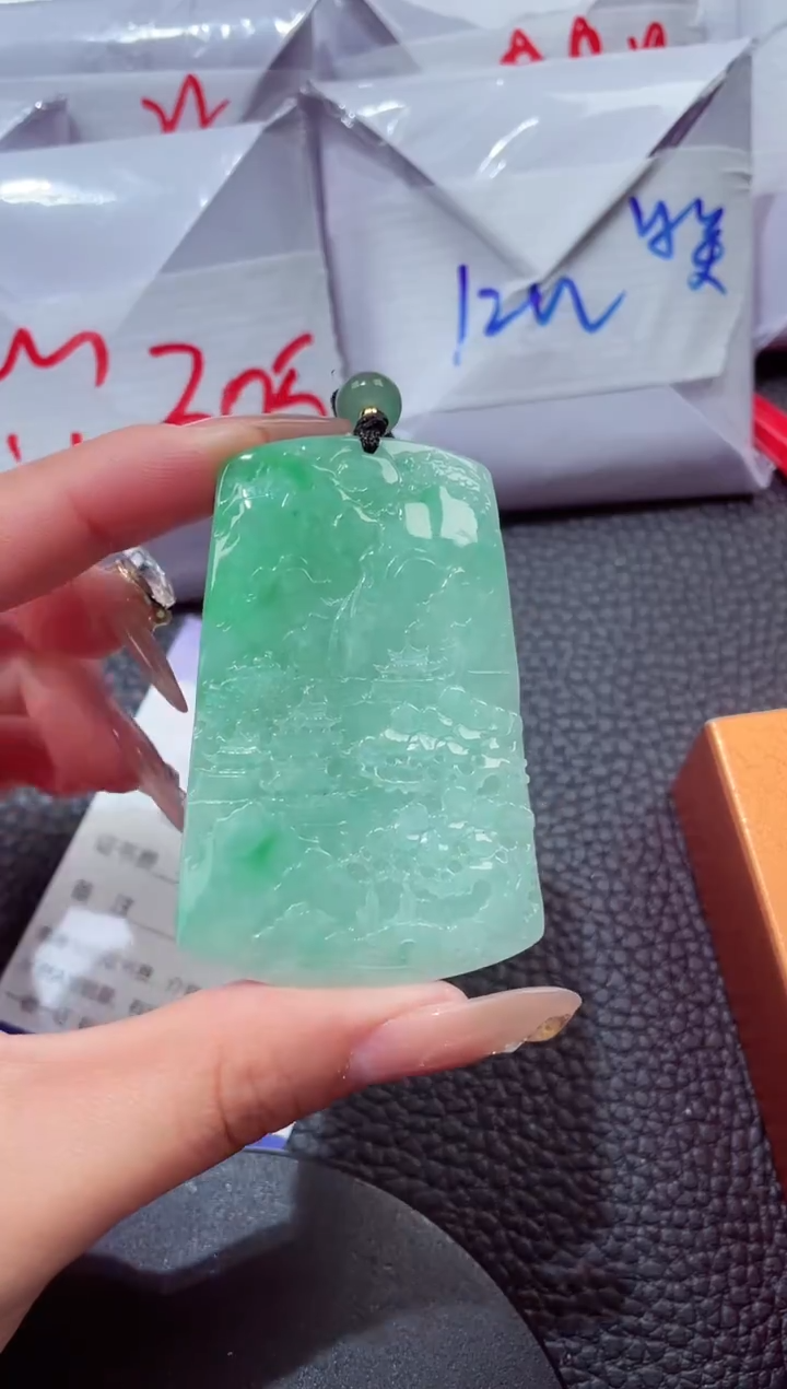 颈饰未镶嵌翡翠00000217