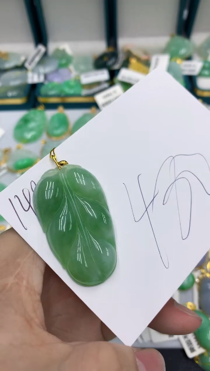 【闪购商品】翡翠颈饰18K金镶嵌翡翠