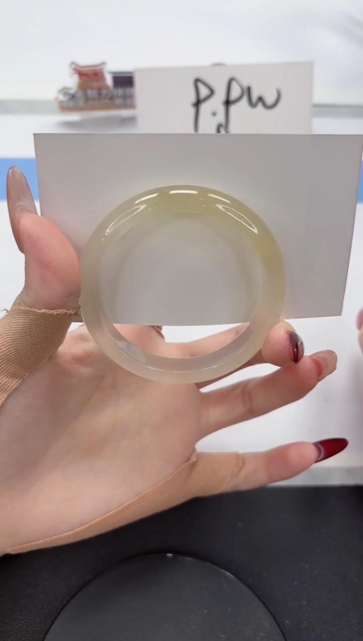 【闪购商品】石英质玉手镯未镶嵌A171-53.1