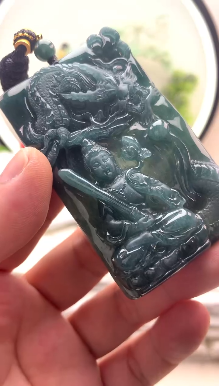 颈饰未镶嵌翡翠虚空藏