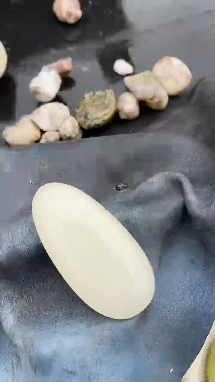 颈饰未镶嵌和田玉（糖玉）001