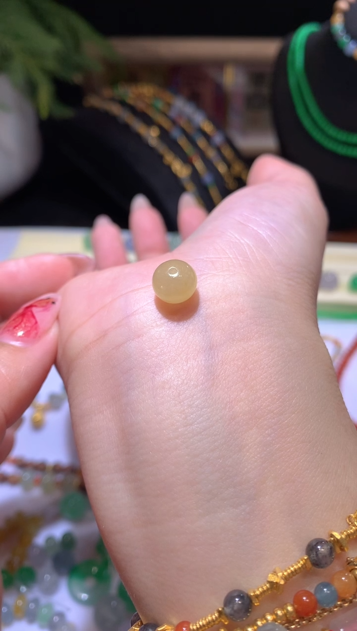 【闪购商品】定制翡翠未镶嵌卡8.8*7.0 黄鼓珠1500+150