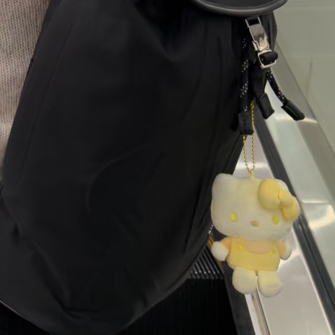 【东京限定】Hello Kitty 小鸡黄炭黑Kitty钥匙扣玩偶