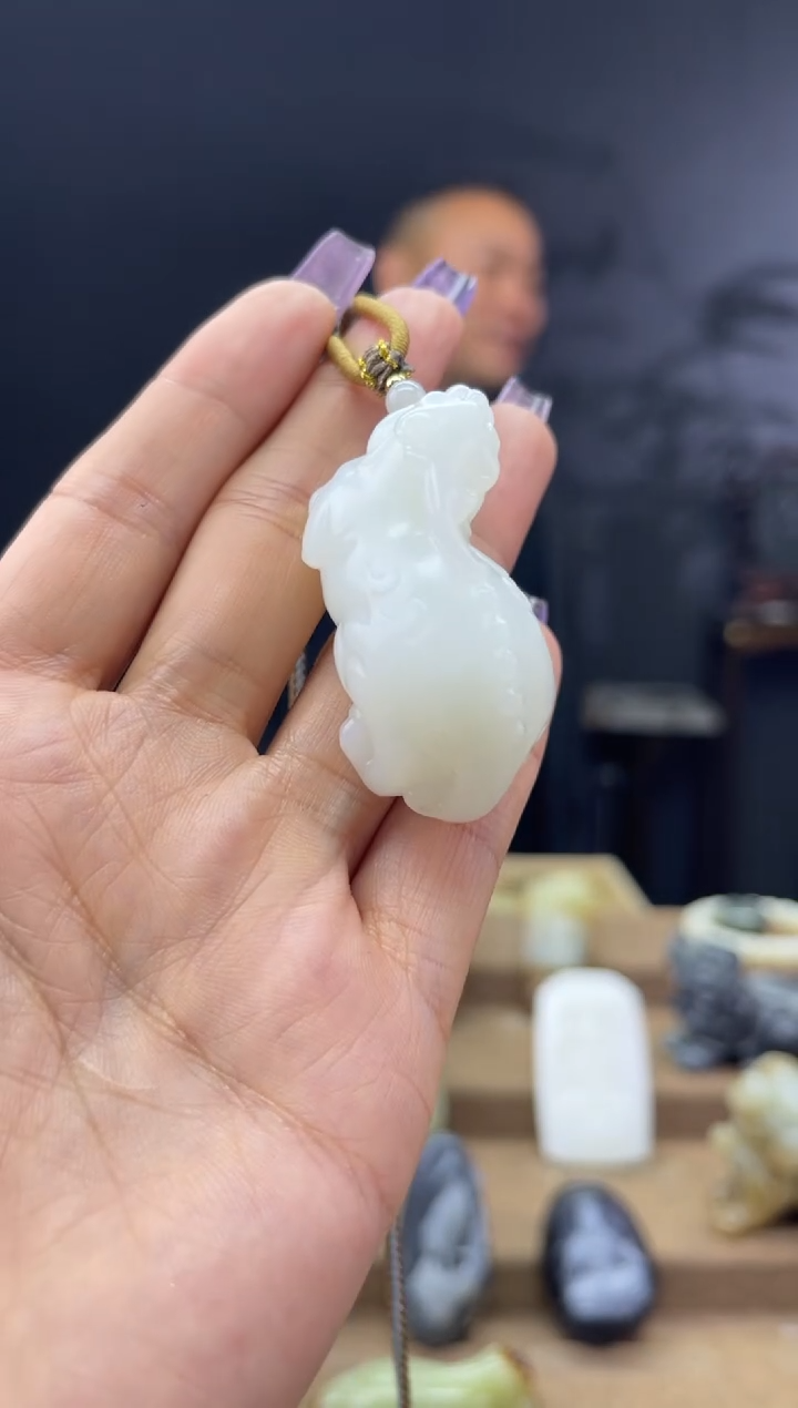 颈饰未镶嵌和田玉1