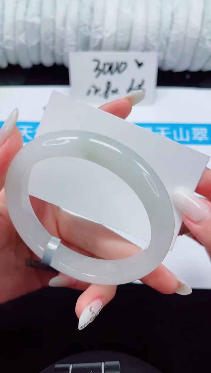 未镶嵌手镯石英质玉175-64/65