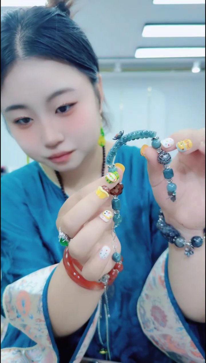 翡翠未镶嵌颈饰2038半镯手链