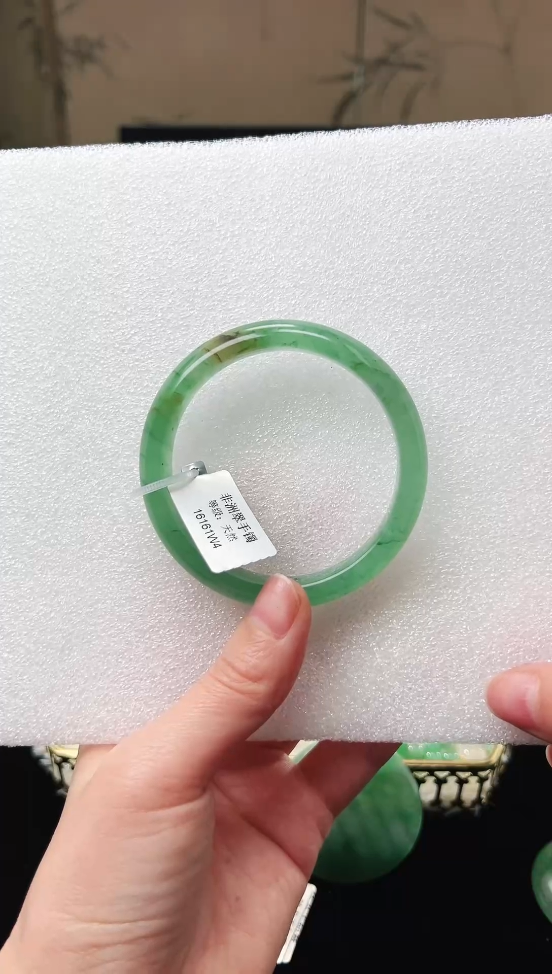 【闪购商品】石英质玉手镯未镶嵌天然非洲翠