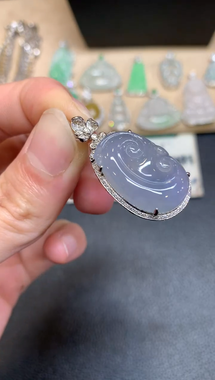 【闪购商品】翡翠颈饰18K金镶嵌如意【无服务费】