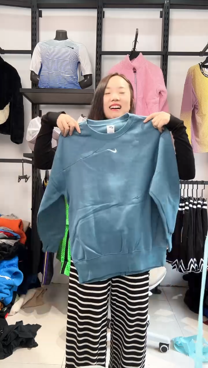 2235 编码  瑕疵直播间过款为准 尺码175 L