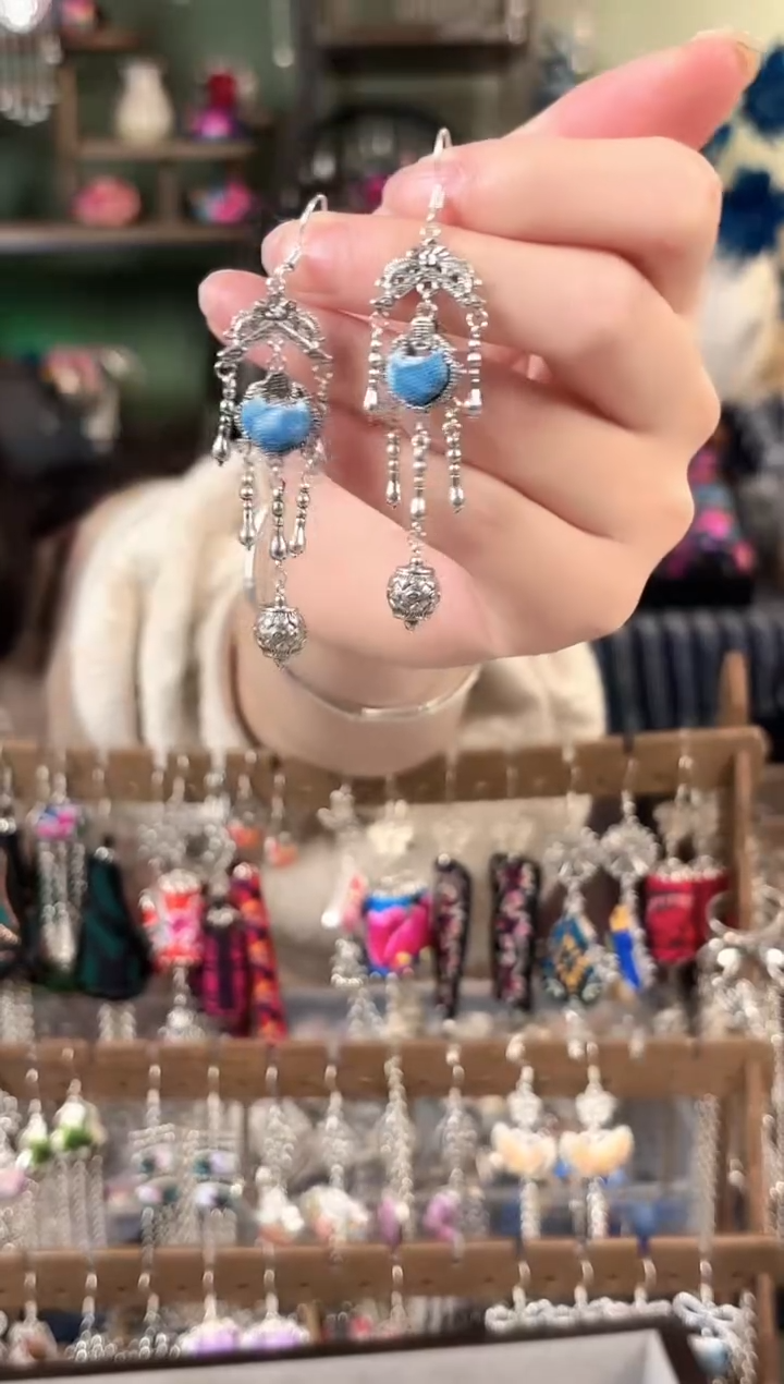 彩云南阁非遗老绣饰品545*