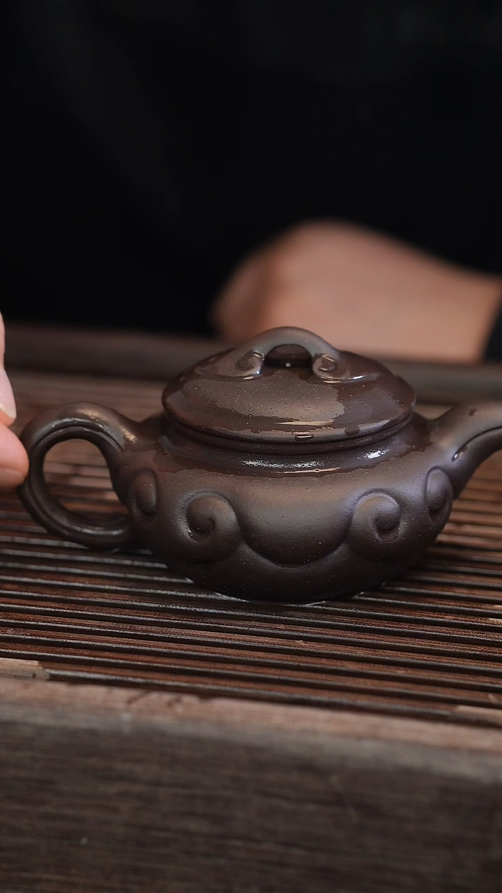 茶壶紫砂如意仿古 黑金砂 半手工 180cc