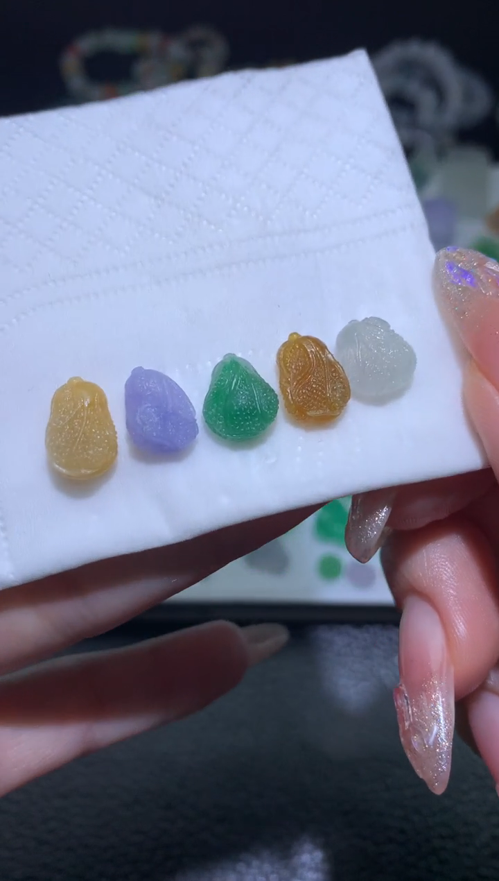 定制翡翠未镶嵌一套白菜