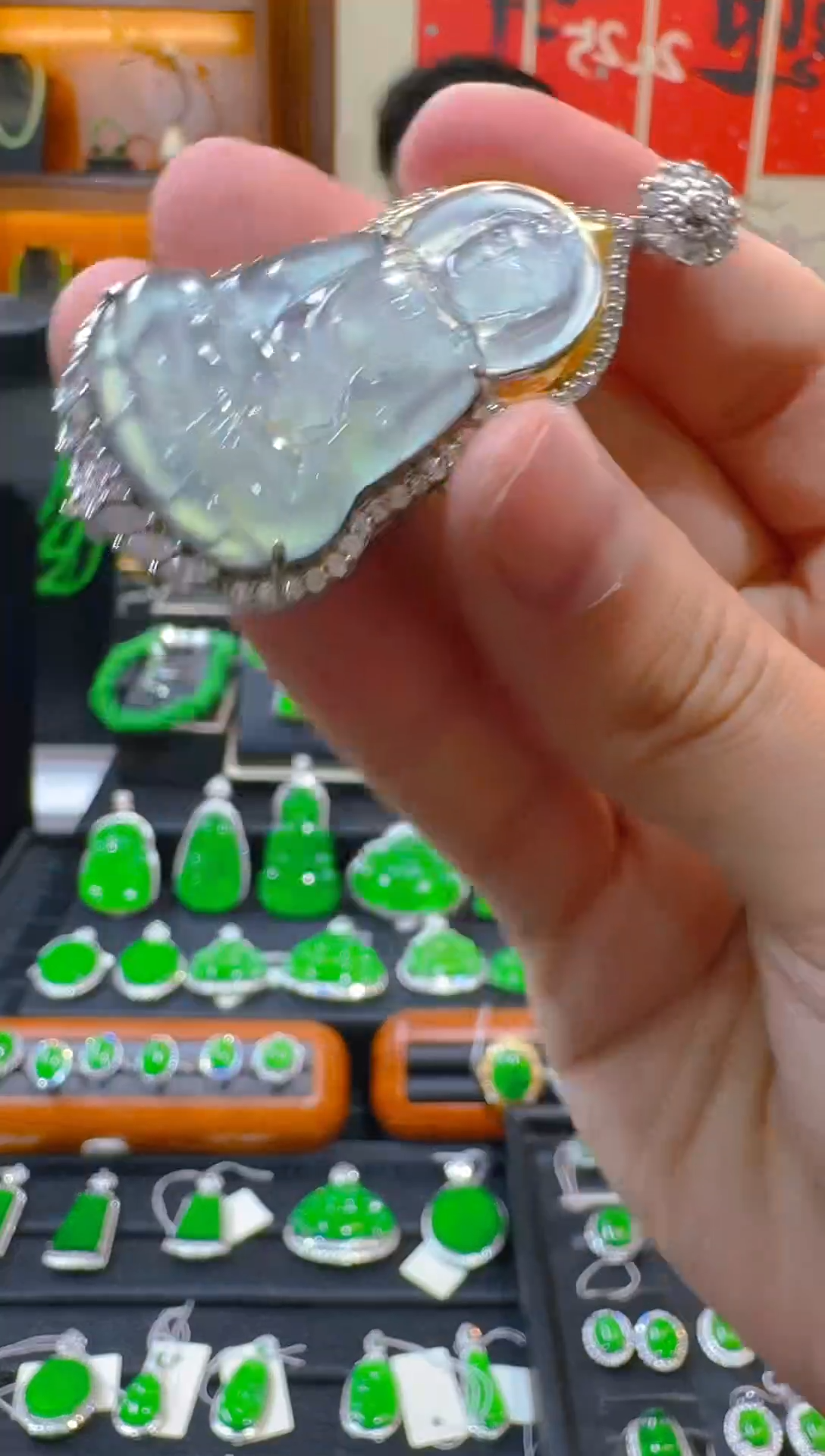 【闪购商品】翡翠吊坠(赠链)银S925镶嵌天然A货翡翠