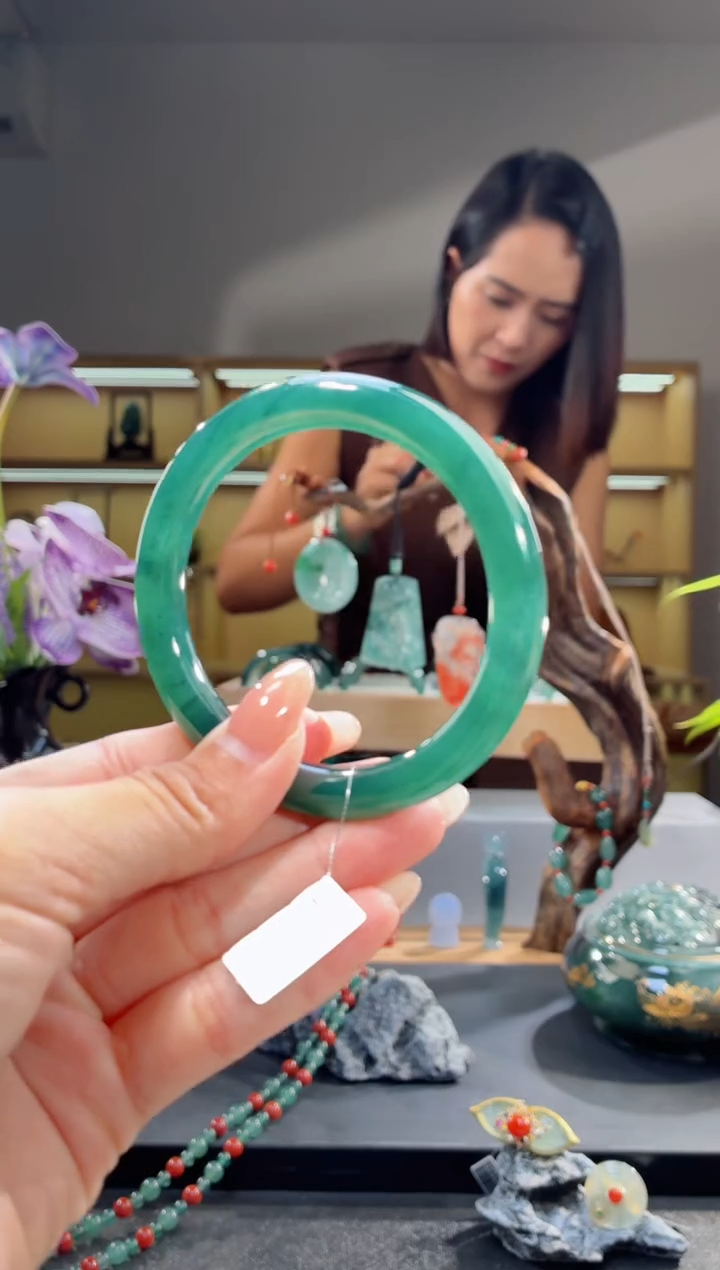 未镶嵌手镯翡翠55.6圈