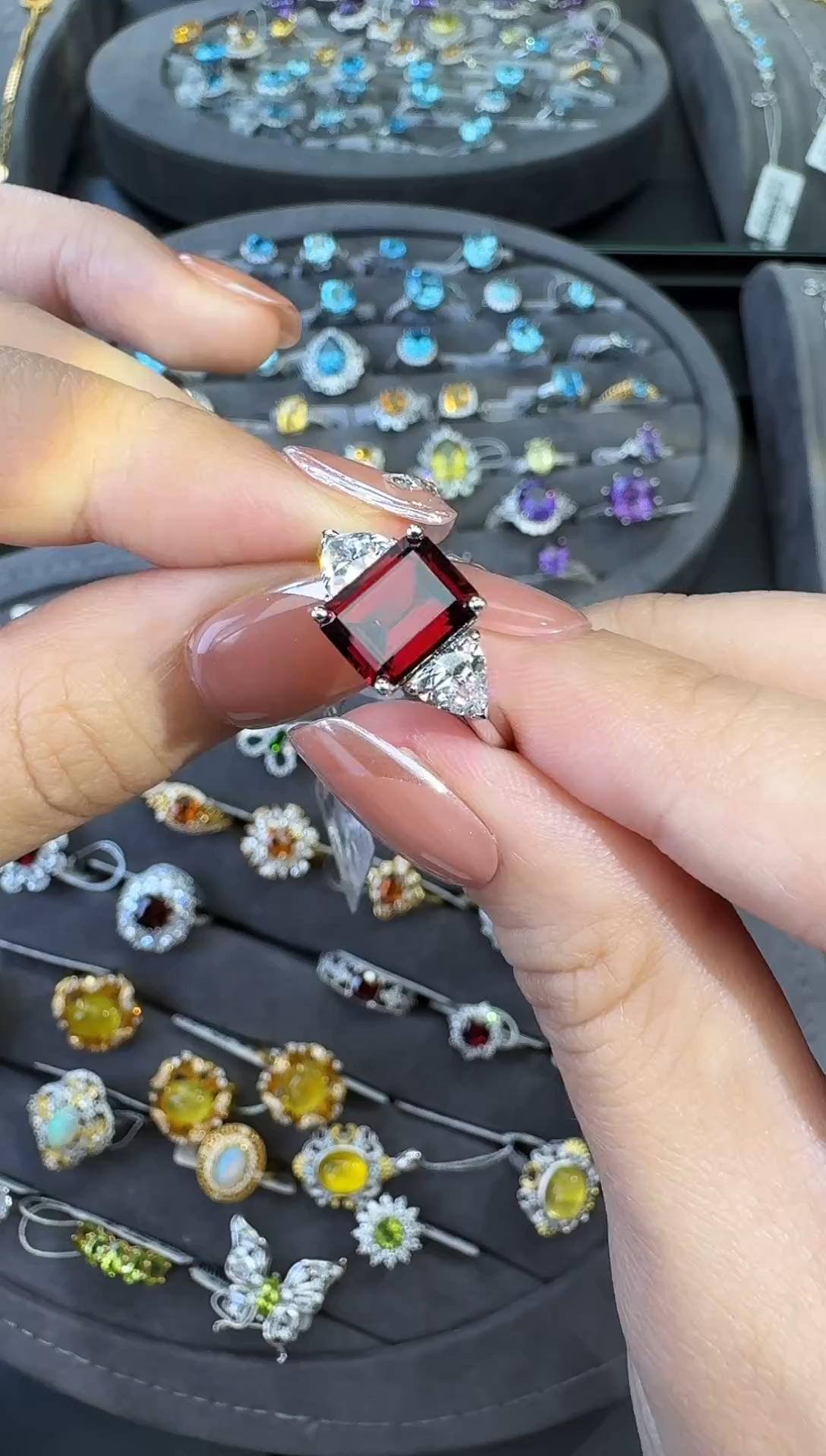 银S925镶嵌戒指石榴石2.0ct[七天鉴赏]