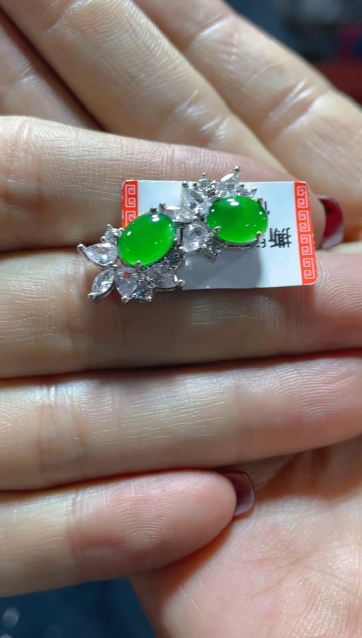 【闪购商品】翡翠耳饰未镶嵌天然A货翡翠 假一赔四