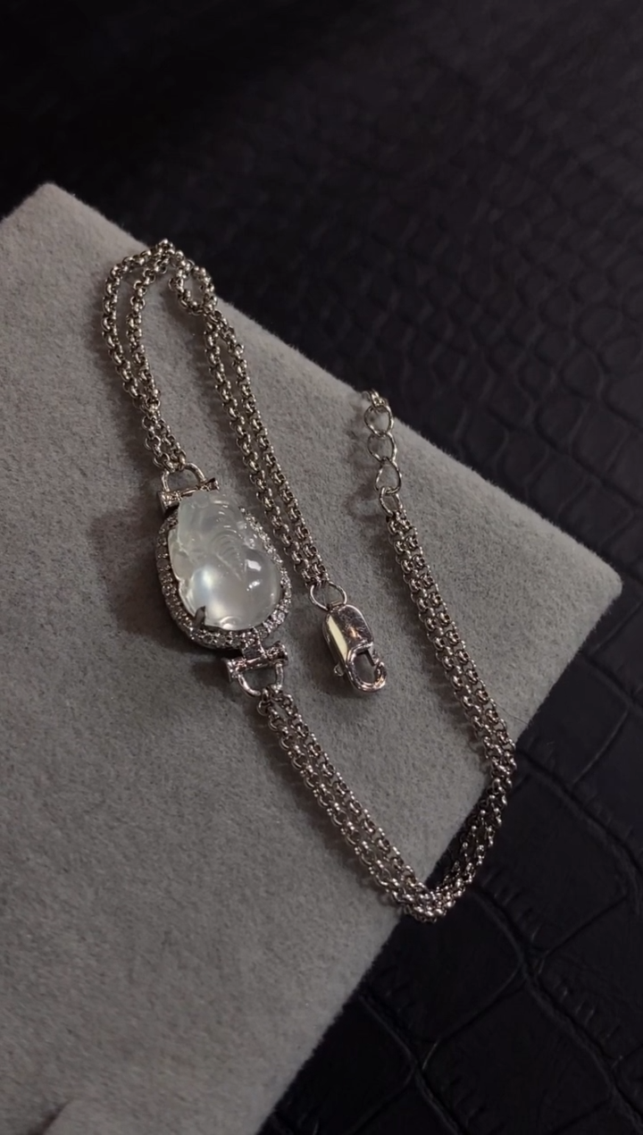 颈饰18K金镶嵌翡翠收到货48小时鉴赏期（超时不退不换）