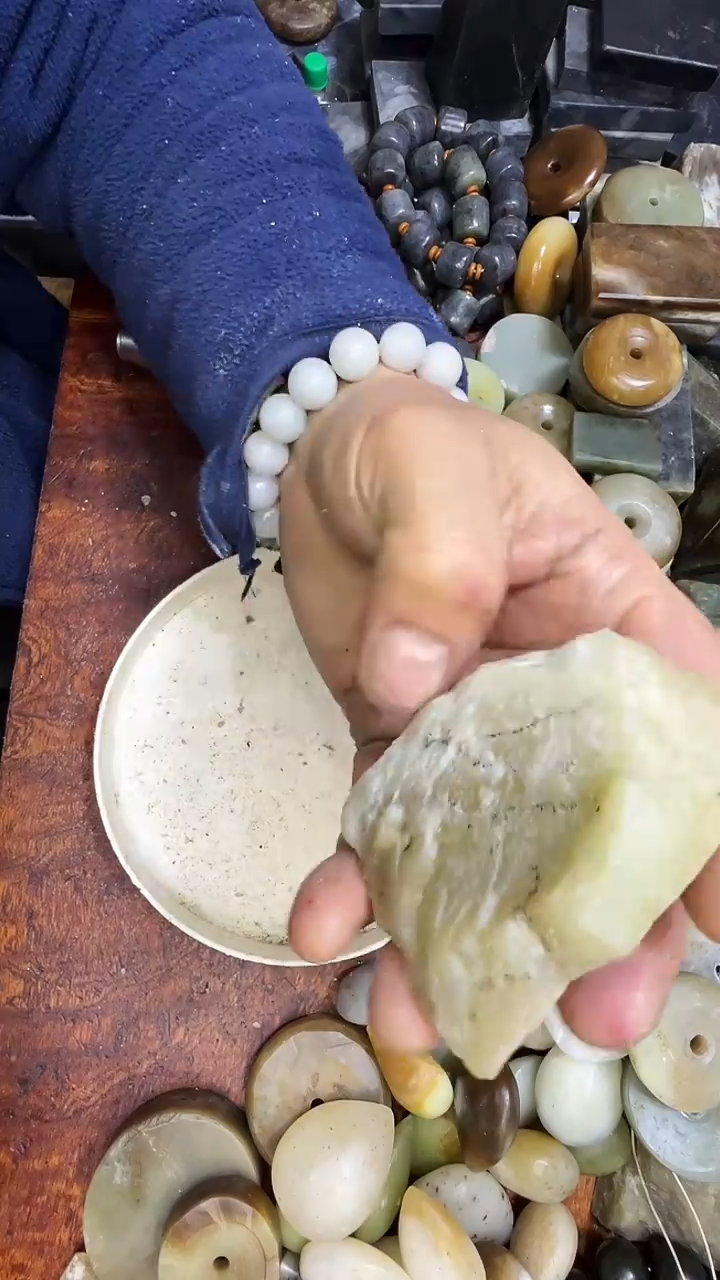 未镶嵌和田玉珠宝半成品1