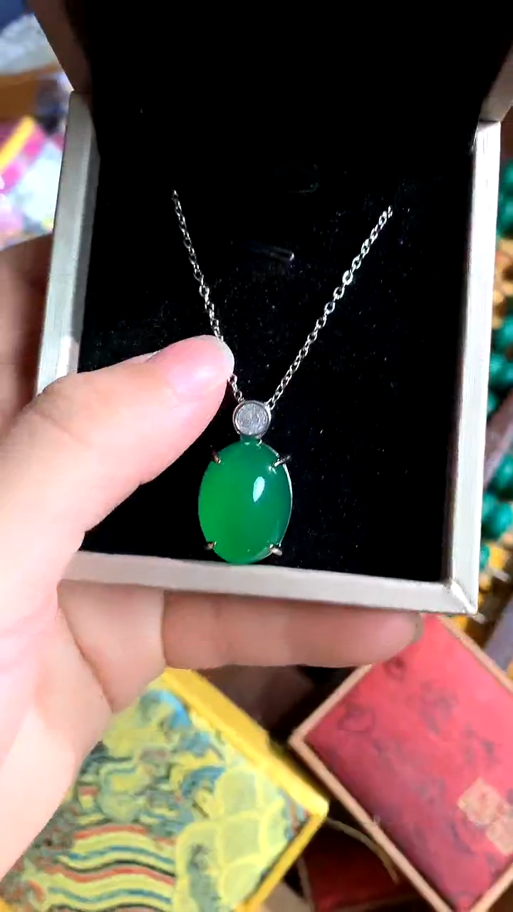 【闪购商品】翡翠吊坠(赠链)未镶嵌德诚精品专属摆件