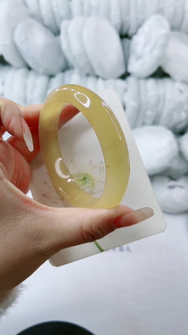 【闪购商品】石英质玉手镯未镶嵌多样性发货B190