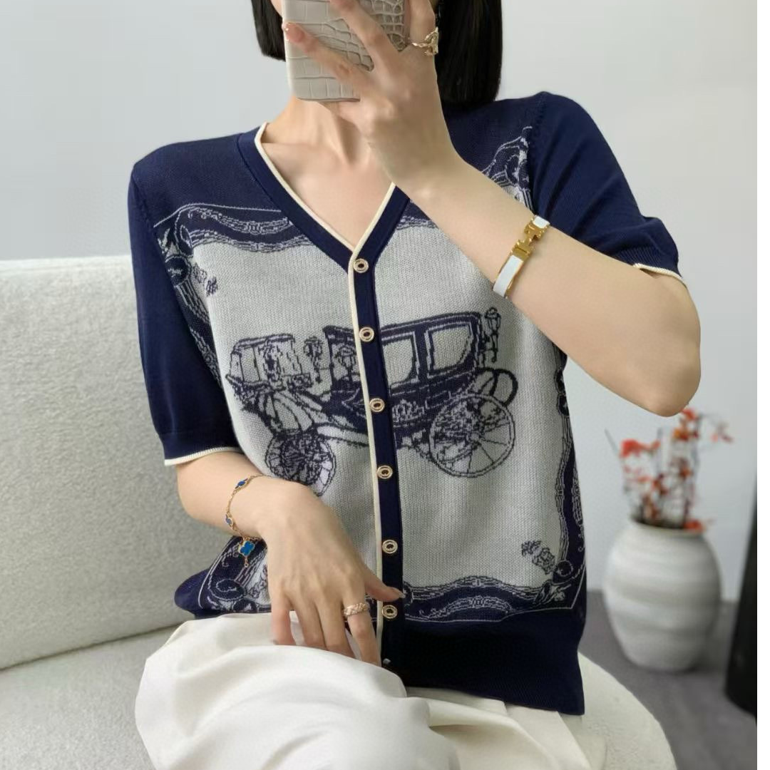 复古提花莱赛尔天丝V领老爷车图案时尚宽松针织衫