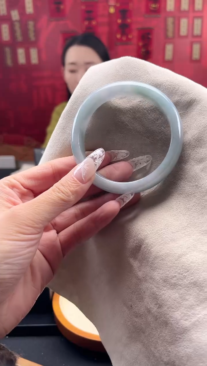 【闪购商品】翡翠手镯未镶嵌手镯