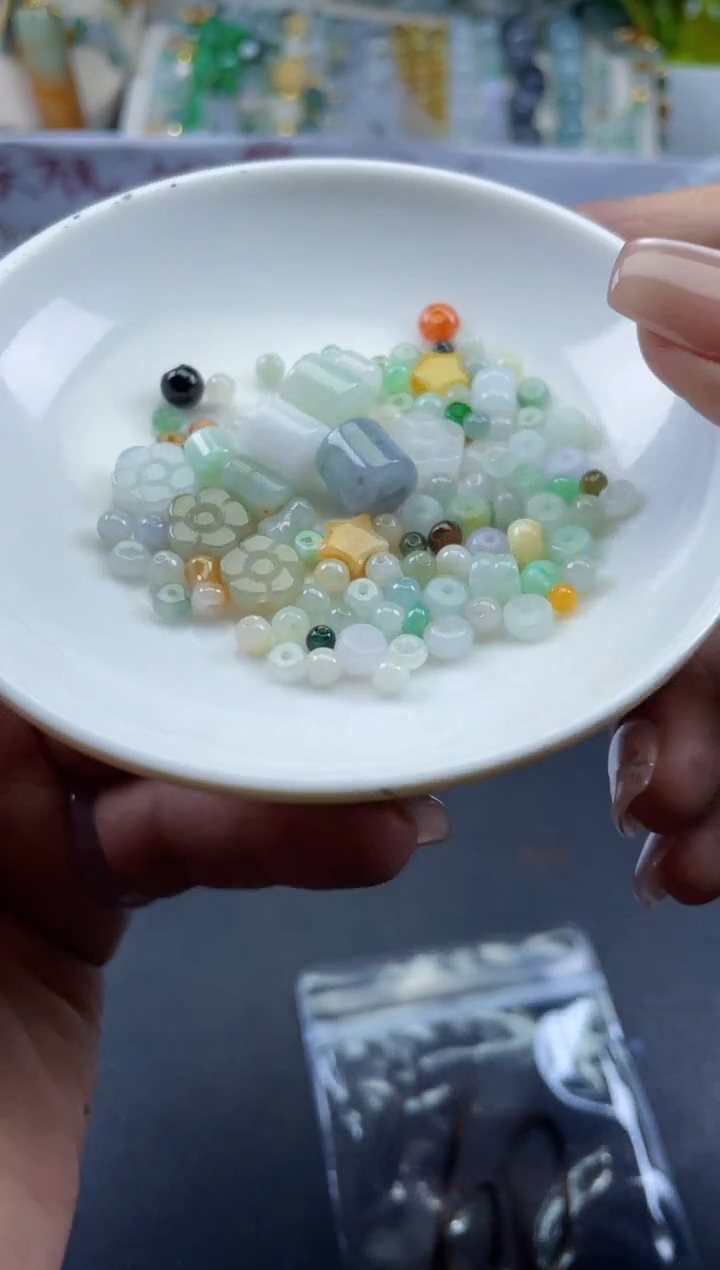 翡翠未镶嵌颈饰天然翡翠60