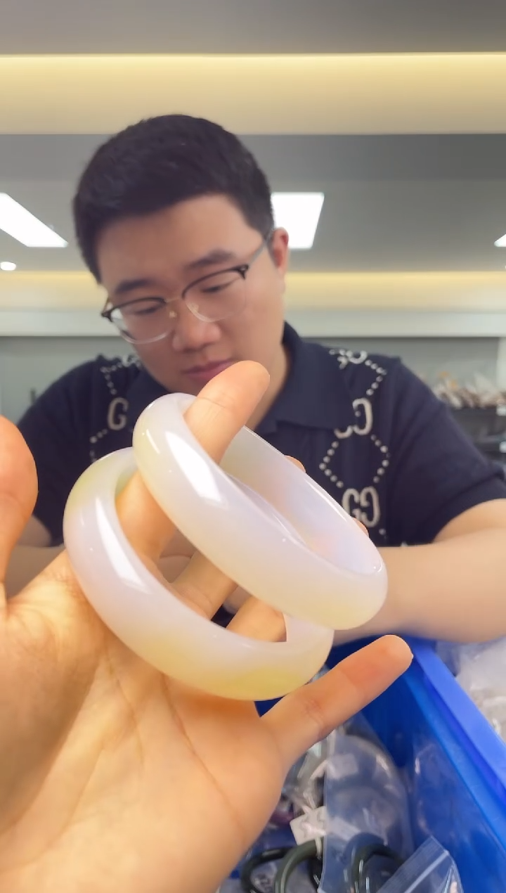 【闪购商品】玛瑙/玉髓`未镶嵌多样性发一件*60*64*126