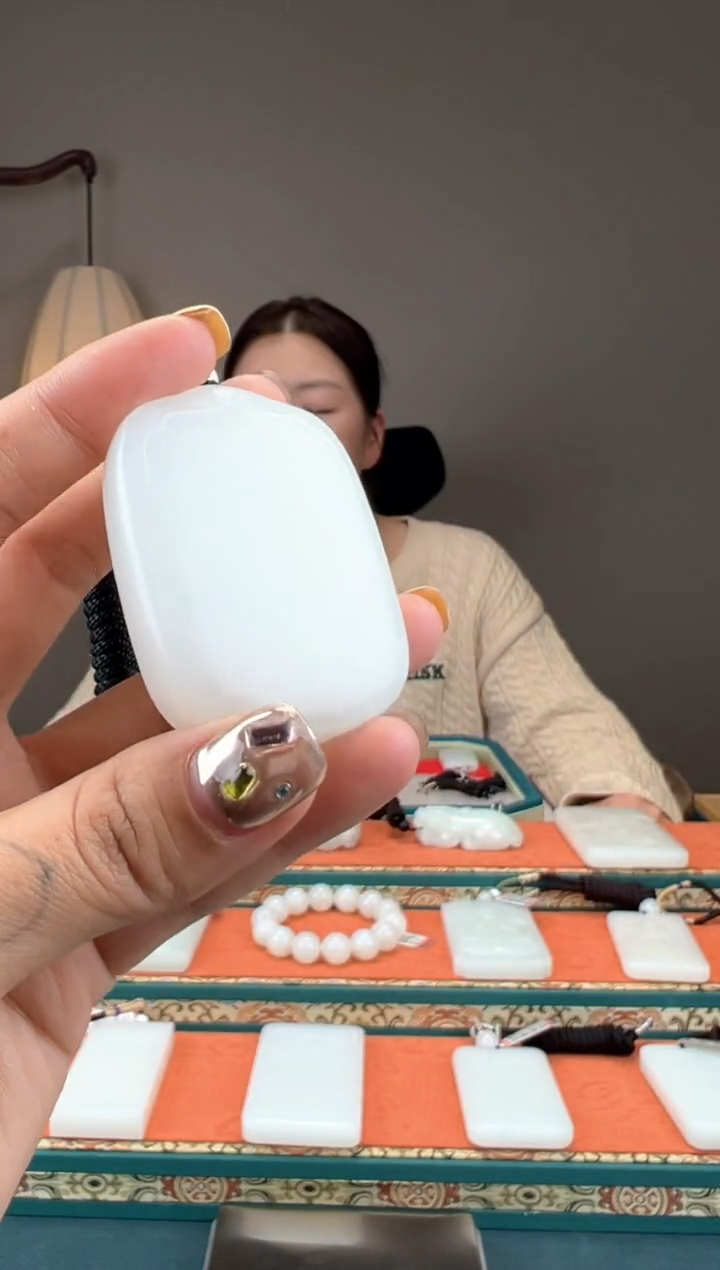 【闪购商品】和田玉颈饰未镶嵌1